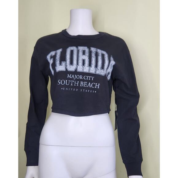 Forever 21 Logo Long Sleeve Crop Top Size Small Black Backless Graphic Casual - Picture 2 of 8